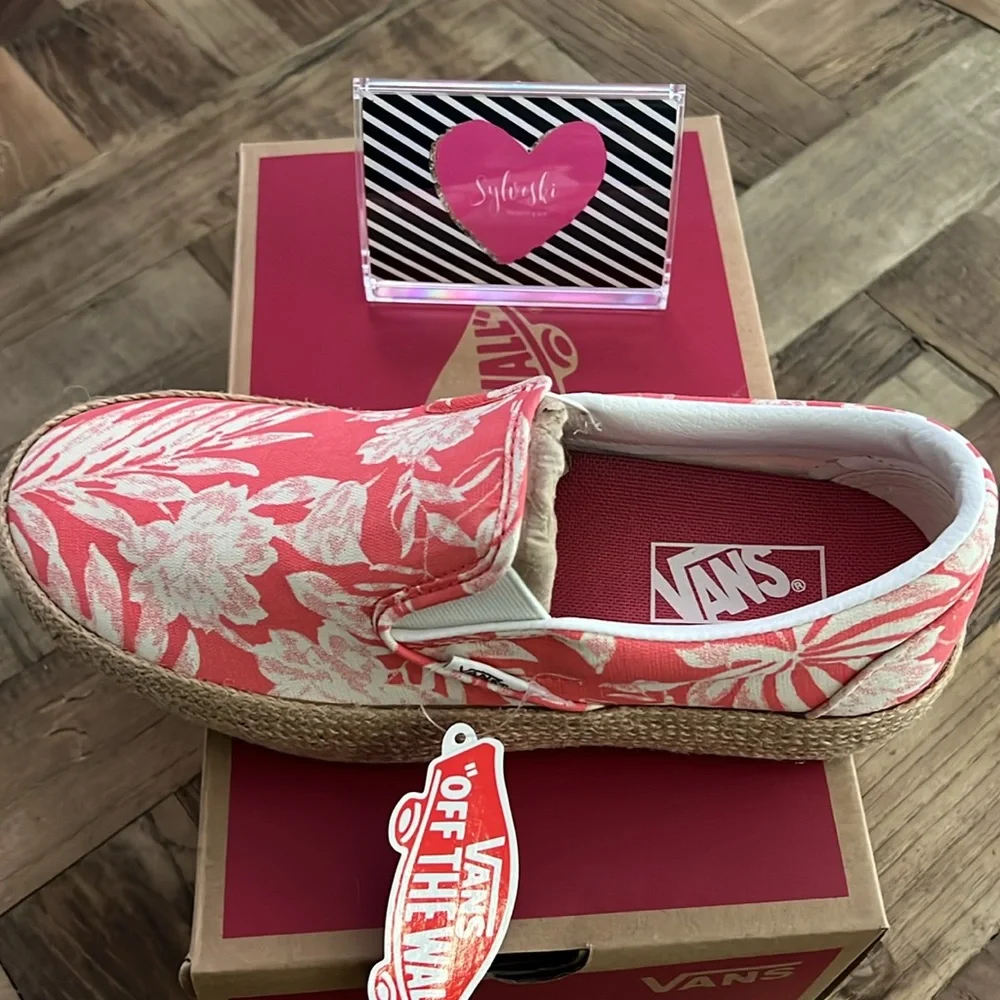 🔥 Vans Tropical Floral Platform Espadrille
Slip Ons NWT - Picture 3 of 9